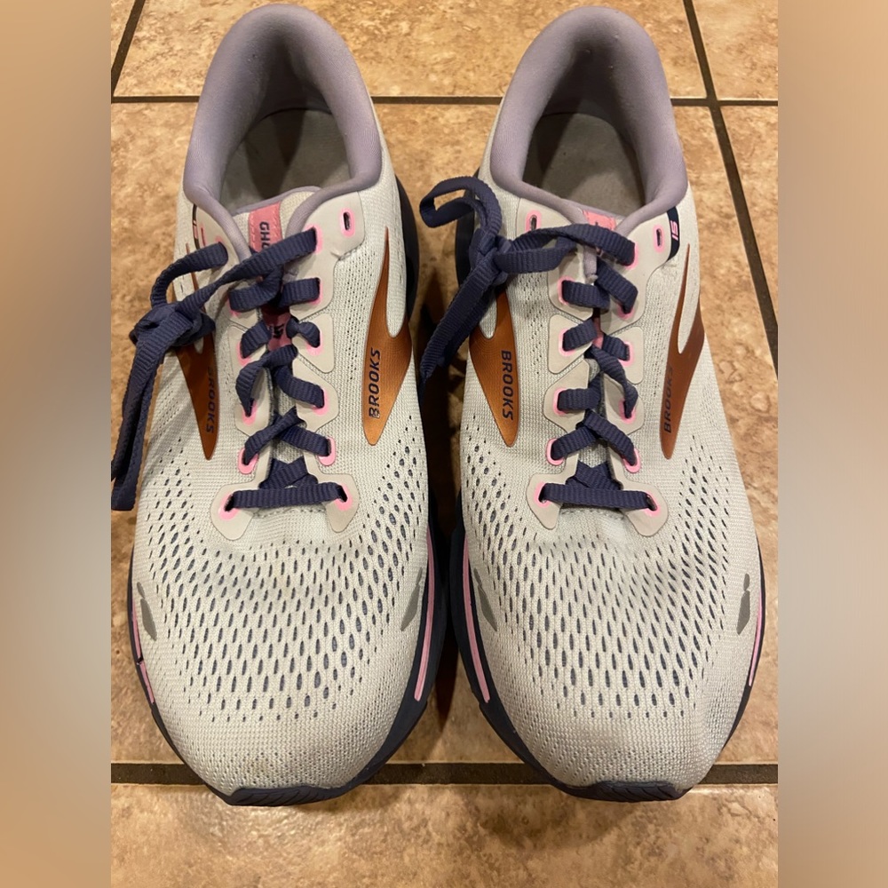 Women’s Ghost Brooks Brand Gray Running Shoes 8.5
